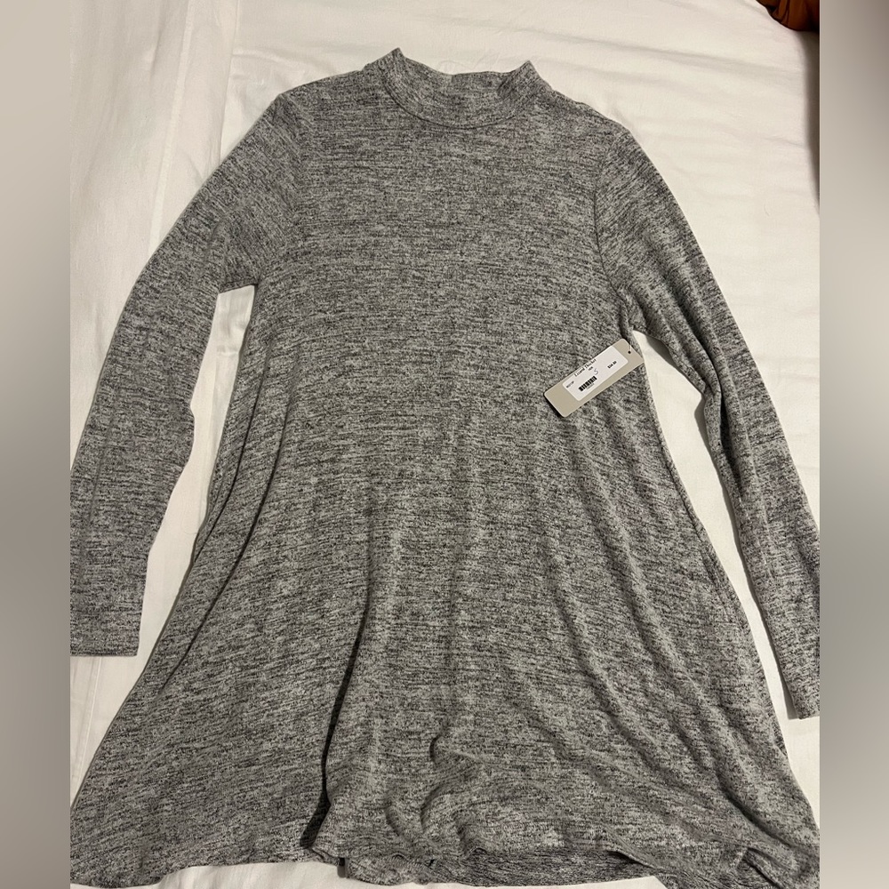 Super cute and soft long sleeve gray dress with pockets